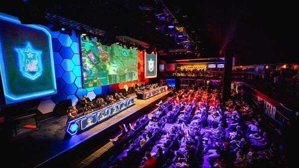 的热烈讨论 的热烈讨论